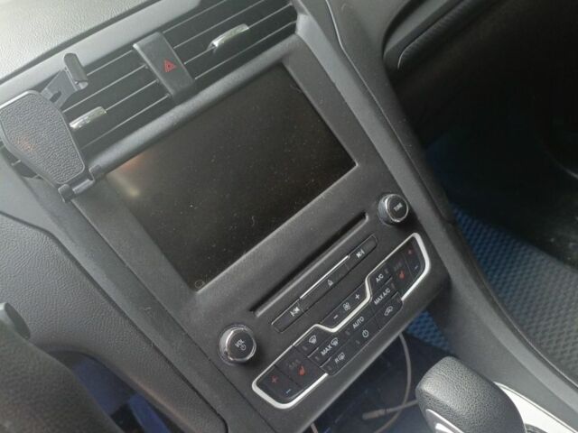 Білий Форд Фьюжен, об'ємом двигуна 0 л та пробігом 245 тис. км за 9199 $, фото 6 на Automoto.ua