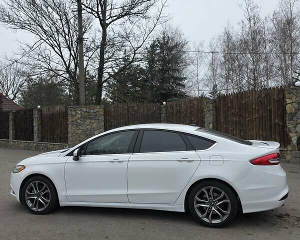 Білий Форд Фьюжен, об'ємом двигуна 2.49 л та пробігом 65 тис. км за 15500 $, фото 2 на Automoto.ua