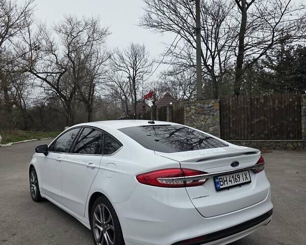 Білий Форд Фьюжен, об'ємом двигуна 2.49 л та пробігом 65 тис. км за 15500 $, фото 4 на Automoto.ua