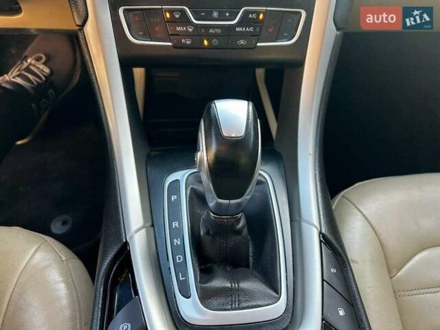 Белый Форд Фьюжн, объемом двигателя 2 л и пробегом 188 тыс. км за 2900 $, фото 18 на Automoto.ua