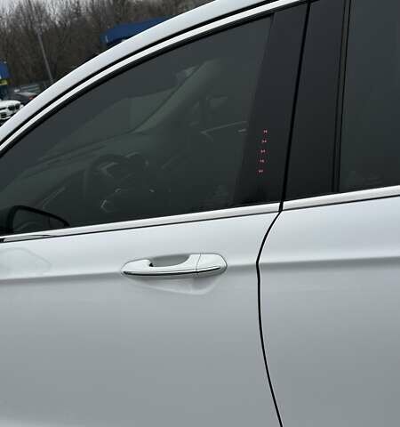 Білий Форд Фьюжен, об'ємом двигуна 2 л та пробігом 126 тис. км за 12000 $, фото 4 на Automoto.ua