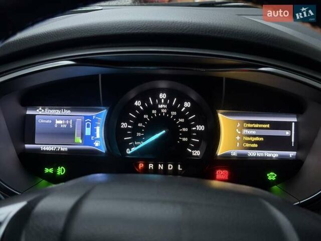 Белый Форд Фьюжн, объемом двигателя 2 л и пробегом 144 тыс. км за 14300 $, фото 5 на Automoto.ua