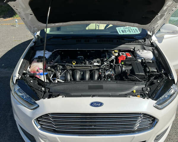 Белый Форд Фьюжн, объемом двигателя 2.5 л и пробегом 42 тыс. км за 12999 $, фото 23 на Automoto.ua