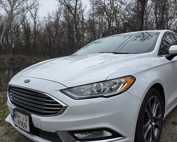 Білий Форд Фьюжен, об'ємом двигуна 2.49 л та пробігом 65 тис. км за 15500 $, фото 11 на Automoto.ua