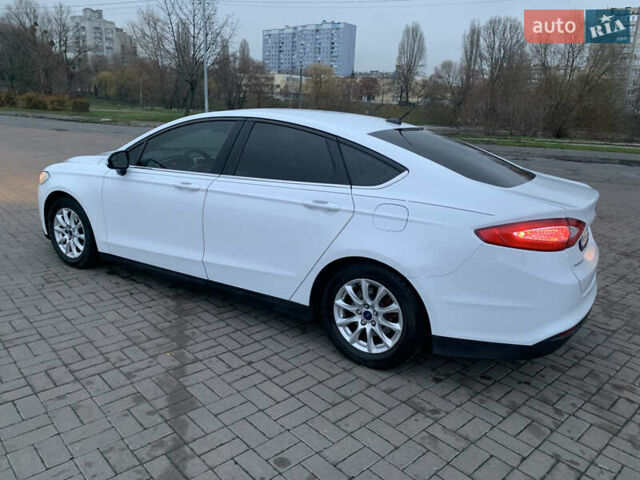 Белый Форд Фьюжн, объемом двигателя 2.5 л и пробегом 160 тыс. км за 10200 $, фото 2 на Automoto.ua