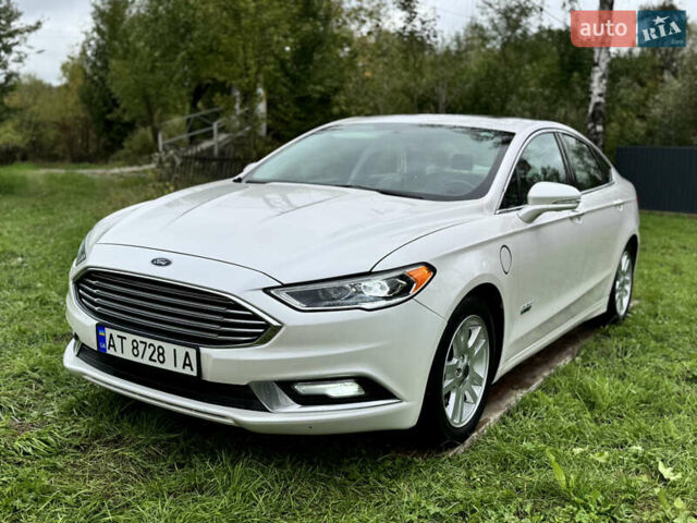 Білий Форд Фьюжен, об'ємом двигуна 2 л та пробігом 259 тис. км за 12499 $, фото 2 на Automoto.ua