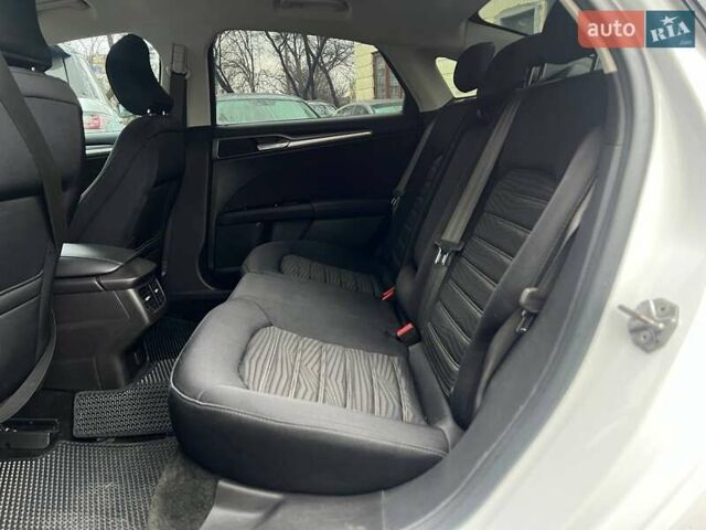 Білий Форд Фьюжен, об'ємом двигуна 2.49 л та пробігом 151 тис. км за 11200 $, фото 23 на Automoto.ua