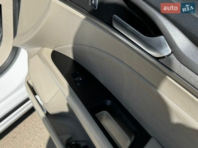 Білий Форд Фьюжен, об'ємом двигуна 2.5 л та пробігом 89 тис. км за 11900 $, фото 12 на Automoto.ua