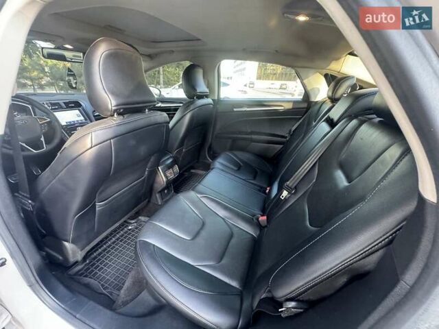 Белый Форд Фьюжн, объемом двигателя 2 л и пробегом 84 тыс. км за 10600 $, фото 14 на Automoto.ua