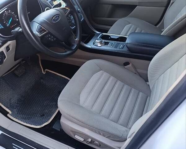 Форд Фьюжен 2016 у Львові на Automoto.ua Білий Форд Фьюжен, об'ємом двигуна 2.49 л та пробігом 112 тис. км за 12500 $, фото 6 на Automoto.ua