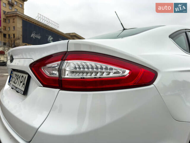 Белый Форд Фьюжн, объемом двигателя 2 л и пробегом 194 тыс. км за 13500 $, фото 14 на Automoto.ua