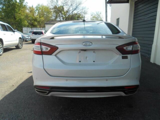 Білий Форд Фьюжен, об'ємом двигуна 2 л та пробігом 80 тис. км за 4800 $, фото 4 на Automoto.ua