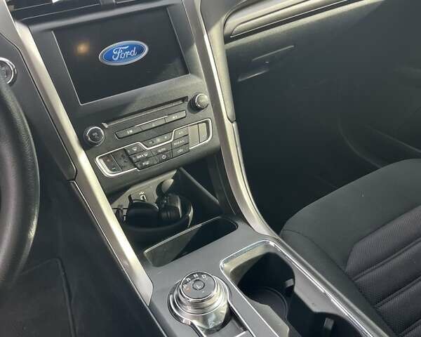 Белый Форд Фьюжн, объемом двигателя 2.49 л и пробегом 153 тыс. км за 11200 $, фото 17 на Automoto.ua