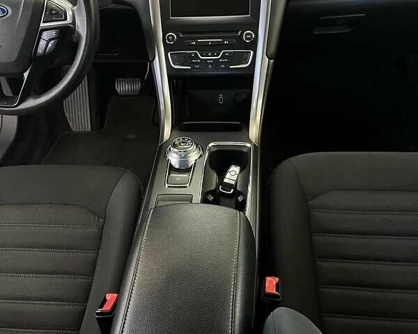 Белый Форд Фьюжн, объемом двигателя 2.49 л и пробегом 153 тыс. км за 11200 $, фото 9 на Automoto.ua