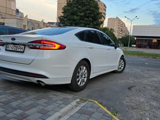 Белый Форд Фьюжн, объемом двигателя 2.5 л и пробегом 145 тыс. км за 11000 $, фото 3 на Automoto.ua