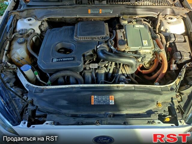 Форд Фьюжн 2016 в Киеве на Automoto.ua Белый Форд Фьюжн, объемом двигателя 2 л и пробегом 172 тыс. км за 13200 $, фото 1 на Automoto.ua