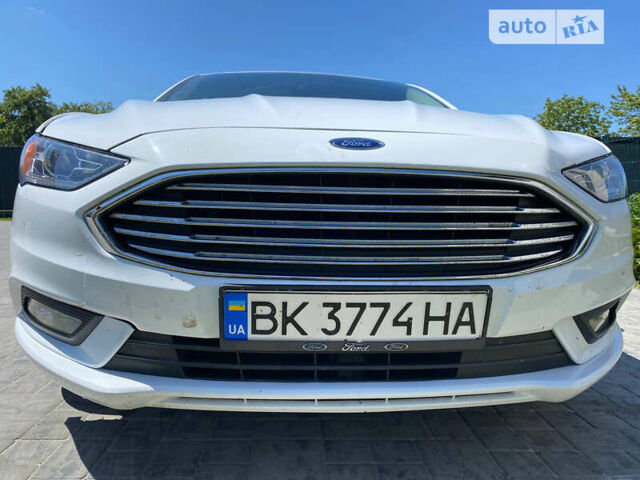 Белый Форд Фьюжн, объемом двигателя 1.5 л и пробегом 136 тыс. км за 8200 $, фото 4 на Automoto.ua