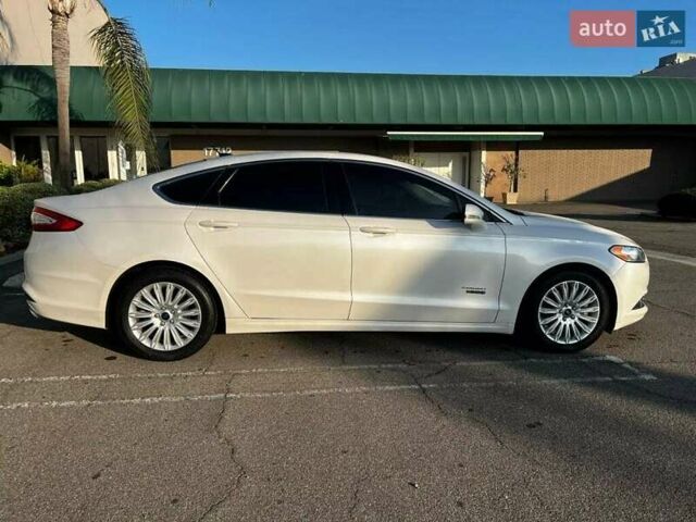 Белый Форд Фьюжн, объемом двигателя 2 л и пробегом 188 тыс. км за 2900 $, фото 12 на Automoto.ua