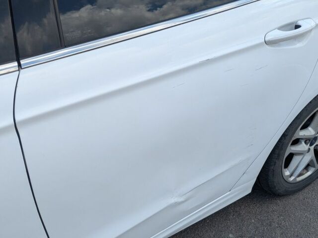 Білий Форд Фьюжен, об'ємом двигуна 2.5 л та пробігом 195 тис. км за 8400 $, фото 4 на Automoto.ua