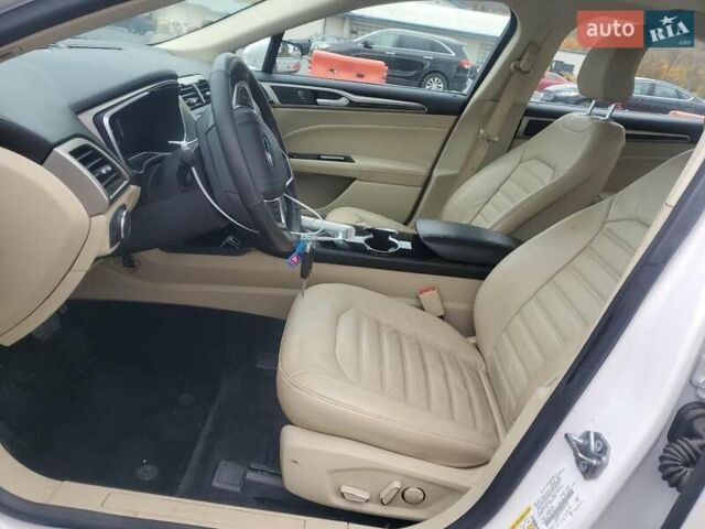 Белый Форд Фьюжн, объемом двигателя 2 л и пробегом 145 тыс. км за 2900 $, фото 6 на Automoto.ua