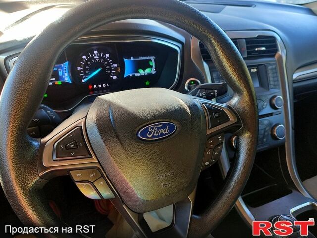Форд Фьюжн 2016 в Киеве на Automoto.ua Белый Форд Фьюжн, объемом двигателя 2 л и пробегом 172 тыс. км за 13200 $, фото 12 на Automoto.ua