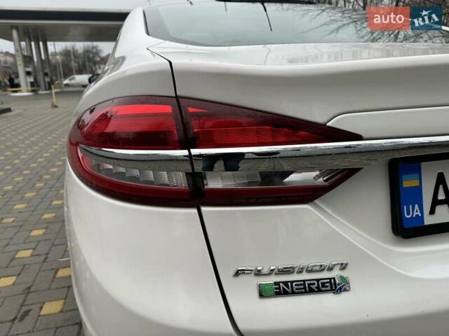 Белый Форд Фьюжн, объемом двигателя 2 л и пробегом 260 тыс. км за 13400 $, фото 33 на Automoto.ua