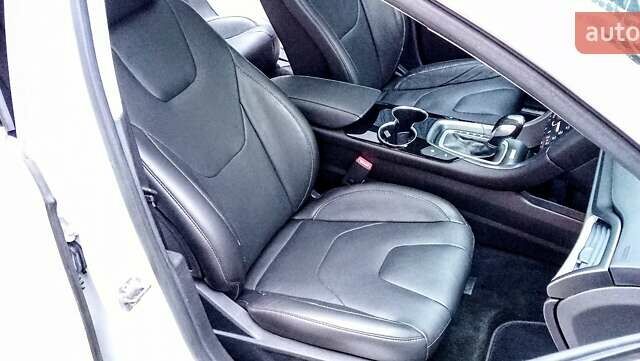 Белый Форд Фьюжн, объемом двигателя 2.5 л и пробегом 176 тыс. км за 13920 $, фото 8 на Automoto.ua