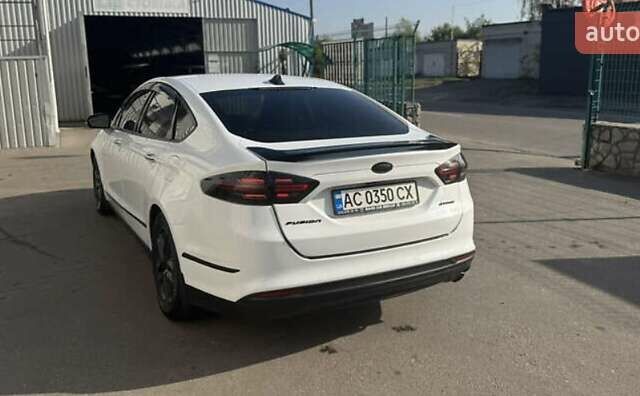 Білий Форд Фьюжен, об'ємом двигуна 2.5 л та пробігом 150 тис. км за 9500 $, фото 3 на Automoto.ua