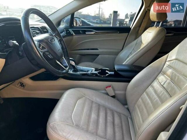 Белый Форд Фьюжн, объемом двигателя 2 л и пробегом 188 тыс. км за 2900 $, фото 19 на Automoto.ua