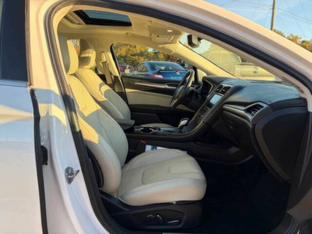 Белый Форд Фьюжн, объемом двигателя 2 л и пробегом 70 тыс. км за 9500 $, фото 9 на Automoto.ua