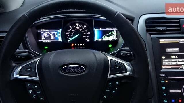 Белый Форд Фьюжн, объемом двигателя 2.5 л и пробегом 176 тыс. км за 13920 $, фото 10 на Automoto.ua