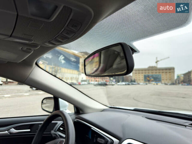 Белый Форд Фьюжн, объемом двигателя 2 л и пробегом 194 тыс. км за 13500 $, фото 24 на Automoto.ua