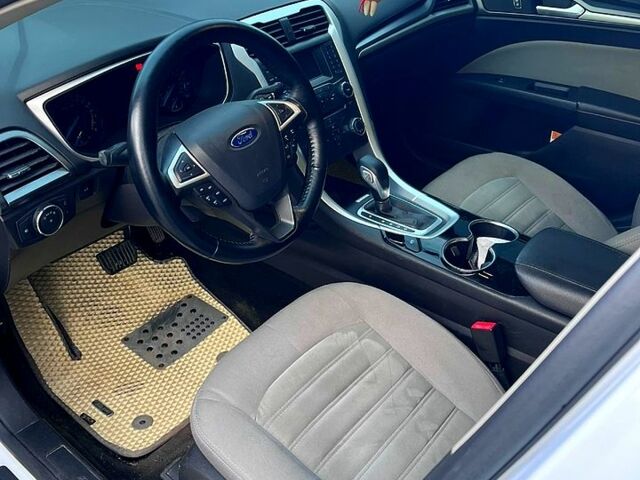 Белый Форд Фьюжн, объемом двигателя 2.5 л и пробегом 192 тыс. км за 12000 $, фото 9 на Automoto.ua