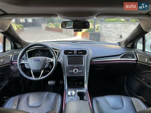 Білий Форд Фьюжен, об'ємом двигуна 2 л та пробігом 128 тис. км за 19000 $, фото 18 на Automoto.ua