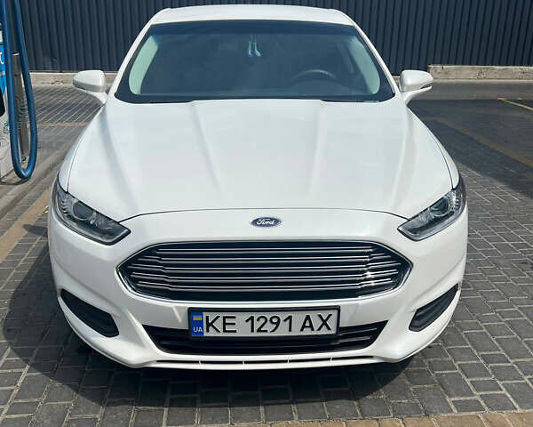 Белый Форд Фьюжн, объемом двигателя 2.5 л и пробегом 116 тыс. км за 11500 $, фото 7 на Automoto.ua