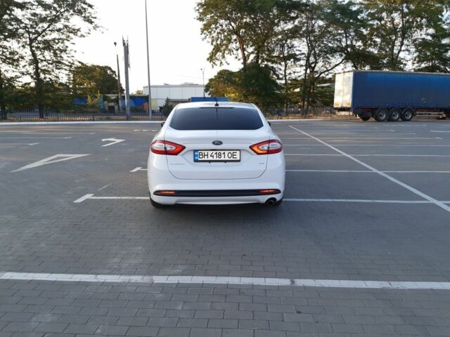 Білий Форд Фьюжен, об'ємом двигуна 2.5 л та пробігом 150 тис. км за 10200 $, фото 2 на Automoto.ua