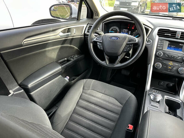 Белый Форд Фьюжн, объемом двигателя 2.49 л и пробегом 128 тыс. км за 11500 $, фото 14 на Automoto.ua