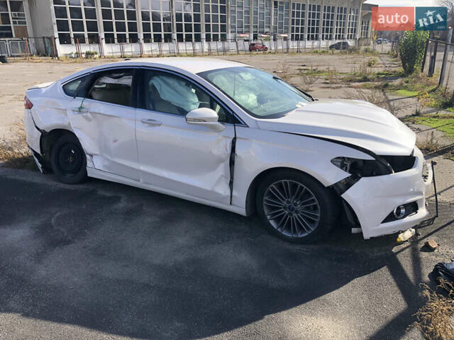 Форд Фьюжн 2016 в Виннице на Automoto.ua Белый Форд Фьюжн, объемом двигателя 2 л и пробегом 167 тыс. км за 4500 $, фото 3 на Automoto.ua