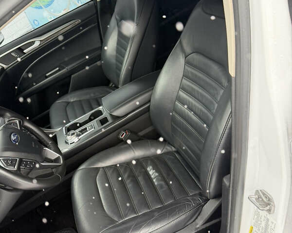Белый Форд Фьюжн, объемом двигателя 2 л и пробегом 116 тыс. км за 11500 $, фото 7 на Automoto.ua