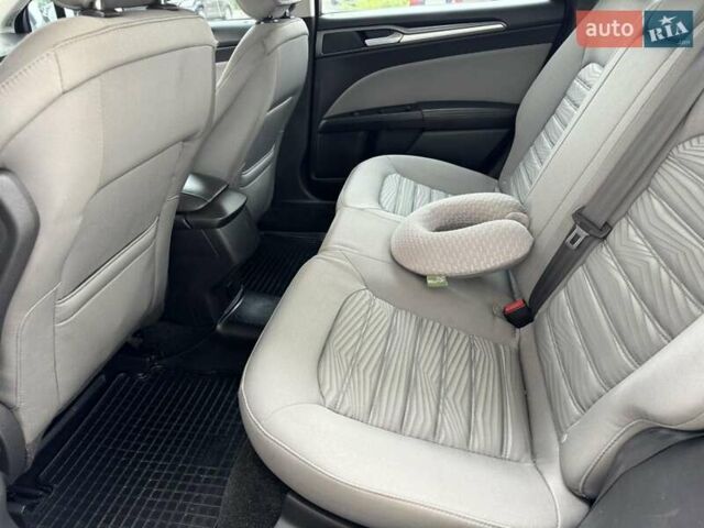 Белый Форд Фьюжн, объемом двигателя 2.4 л и пробегом 190 тыс. км за 10500 $, фото 6 на Automoto.ua