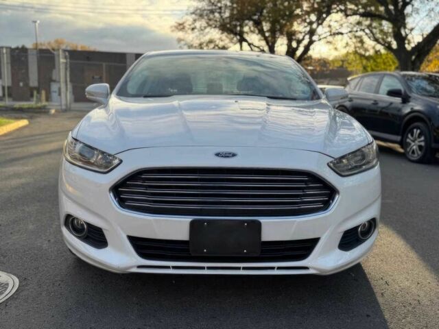 Білий Форд Фьюжен, об'ємом двигуна 2 л та пробігом 77 тис. км за 6200 $, фото 1 на Automoto.ua