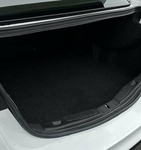 Білий Форд Фьюжен, об'ємом двигуна 2 л та пробігом 126 тис. км за 12000 $, фото 29 на Automoto.ua