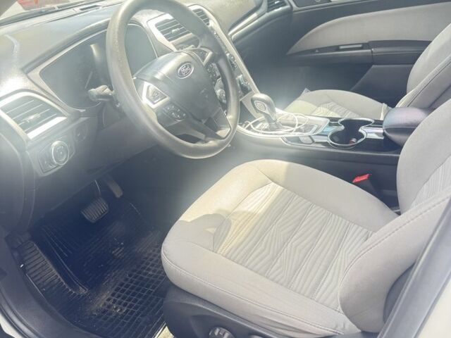 Белый Форд Фьюжн, объемом двигателя 2.5 л и пробегом 190 тыс. км за 9500 $, фото 12 на Automoto.ua