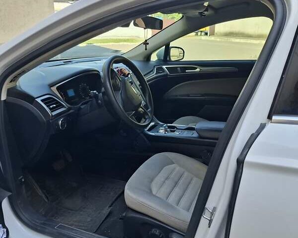 Белый Форд Фьюжн, объемом двигателя 2.5 л и пробегом 103 тыс. км за 12606 $, фото 7 на Automoto.ua