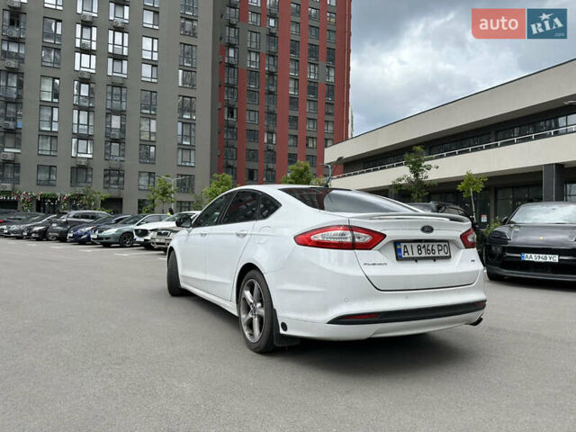 Белый Форд Фьюжн, объемом двигателя 2.49 л и пробегом 206 тыс. км за 10500 $, фото 5 на Automoto.ua