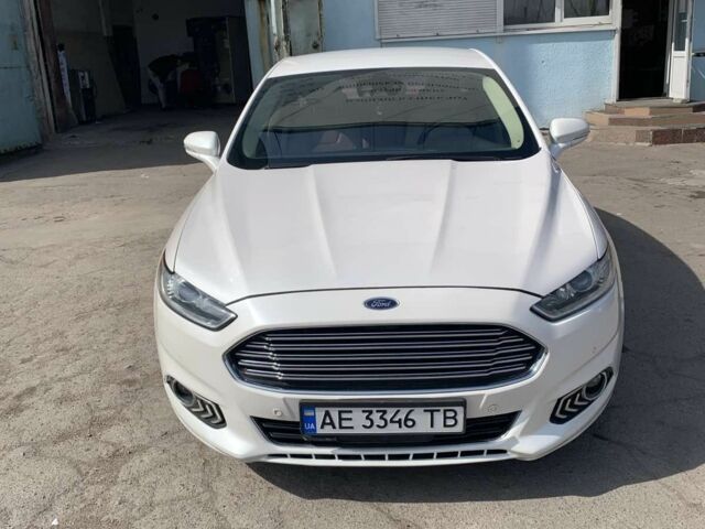 Белый Форд Фьюжн, объемом двигателя 1.5 л и пробегом 135 тыс. км за 10200 $, фото 5 на Automoto.ua