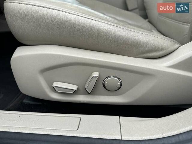 Белый Форд Фьюжн, объемом двигателя 2 л и пробегом 260 тыс. км за 13400 $, фото 19 на Automoto.ua