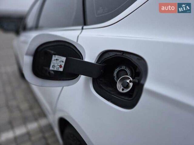 Белый Форд Фьюжн, объемом двигателя 2.49 л и пробегом 204 тыс. км за 12999 $, фото 28 на Automoto.ua