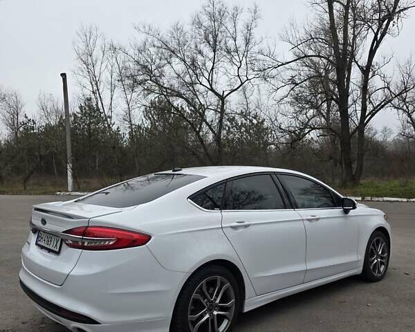 Білий Форд Фьюжен, об'ємом двигуна 2.49 л та пробігом 65 тис. км за 15500 $, фото 6 на Automoto.ua