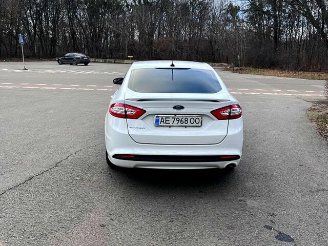 Белый Форд Фьюжн, объемом двигателя 2.5 л и пробегом 192 тыс. км за 12000 $, фото 3 на Automoto.ua